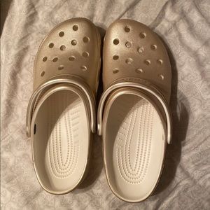Crocs size 11